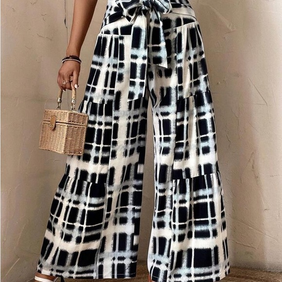 Plaid Print Tie Front Wide Leg Pants - Picture 3 of 4